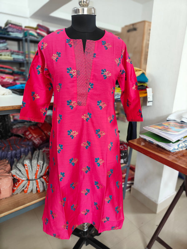 BUDGET FRIENDLY COLLEGE /OFFICE WEAR KURTIS 0421