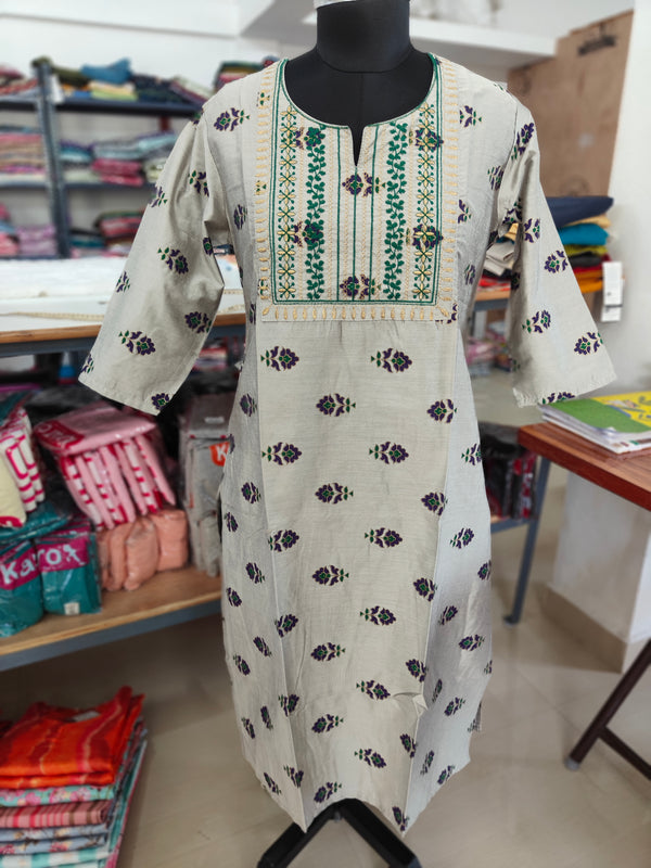 OFFICE /COLLEGE WEAR KURTIS 0451