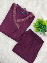 PREMIUM VATICAN SILK KURTI +PANT SETS 0380