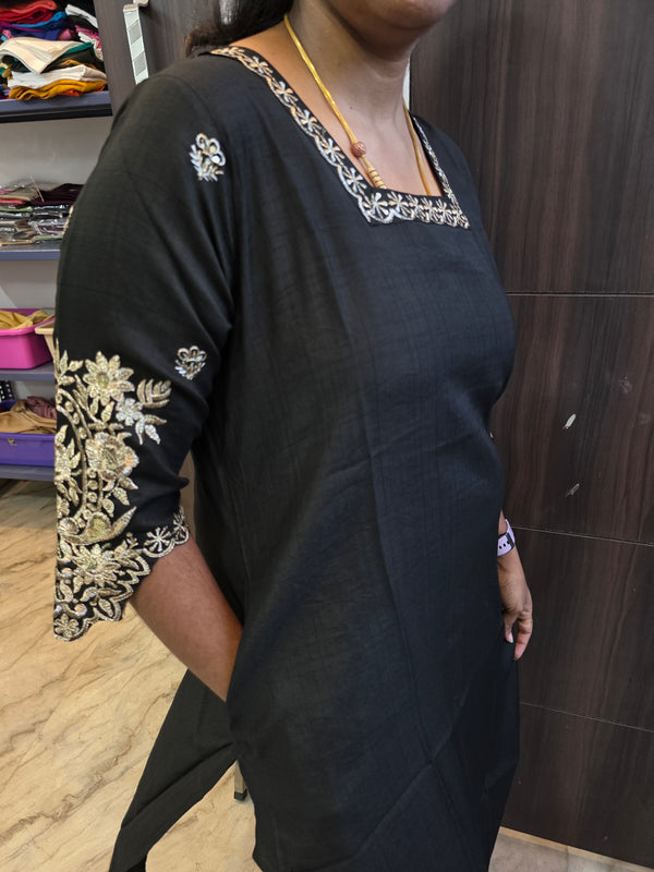 PREMIUM DESIGNER ETHNIC WEAR KURTIS 0490