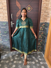 BOTTLE GREEN FUCNTIONAL WEAR KOLAM MAXI 0575