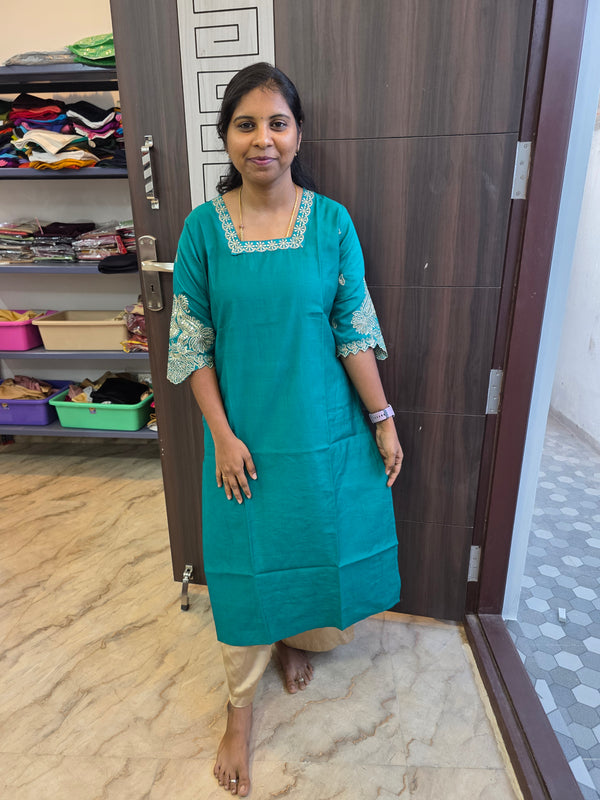 PREMIUM DESIGNER ETHNIC WEAR KURTIS 0490